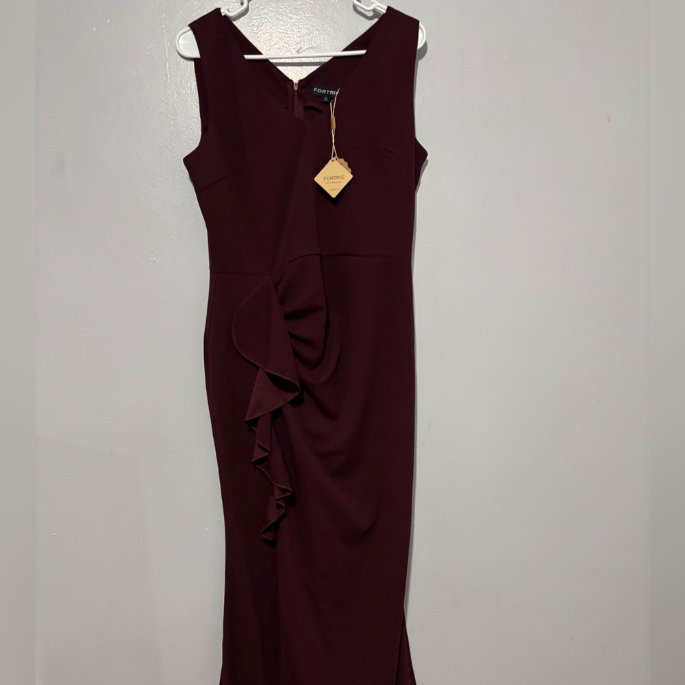 Elegant Burgundy Midi Dress with Ruffle Detail